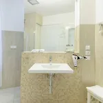 Stylish, Light-filled In The Historic Center *