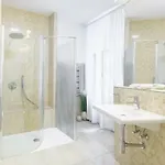 Stylish, Light-filled In The Historic Center شقة