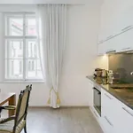Stylish, Light-filled In The Historic Center شقة براغ