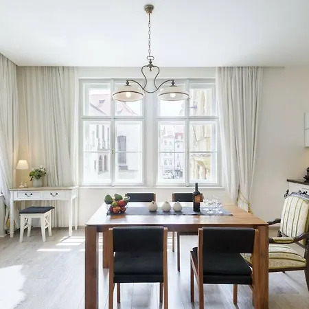 Stylish, Light-filled In The Historic Center Apartament *