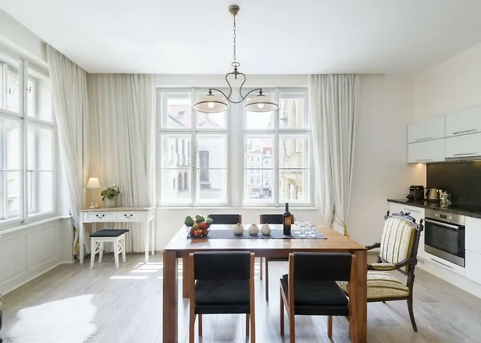 Stylish, Light-filled In The Historic Center Apartment *