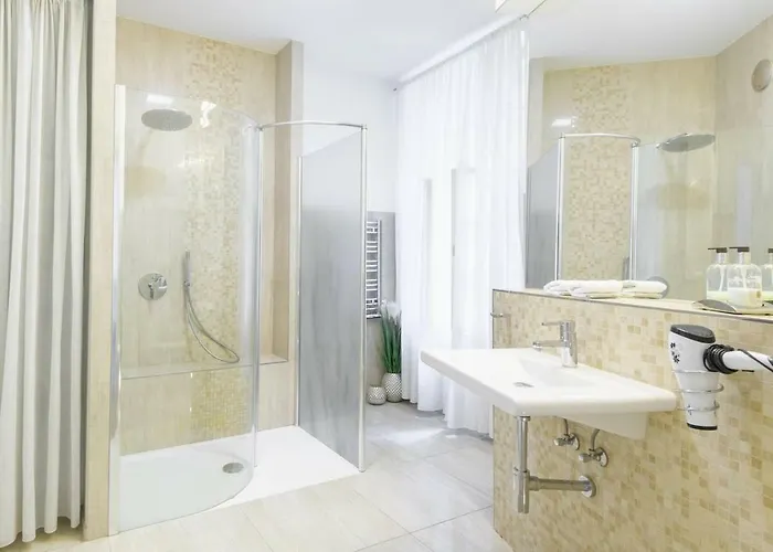 Stylish, Light-filled In The Historic Center Apartman